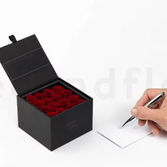 Coffret de 16 Roses stabilis&eacute;es Rouge