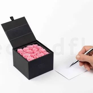 Coffret de 16 Roses stabilis&eacute;es Rose