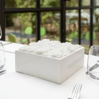 Square Box of preserved Roses White (Size L)