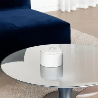 Bo&icirc;te Ronde de Roses Blanches stabilis&eacute;e (Taille M)